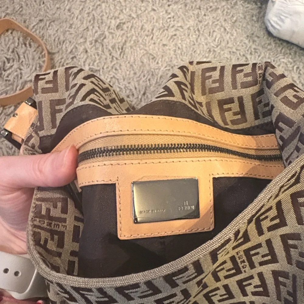 FENDI Zucca Mama Baguette Beige and tan - Picture 14 of 16